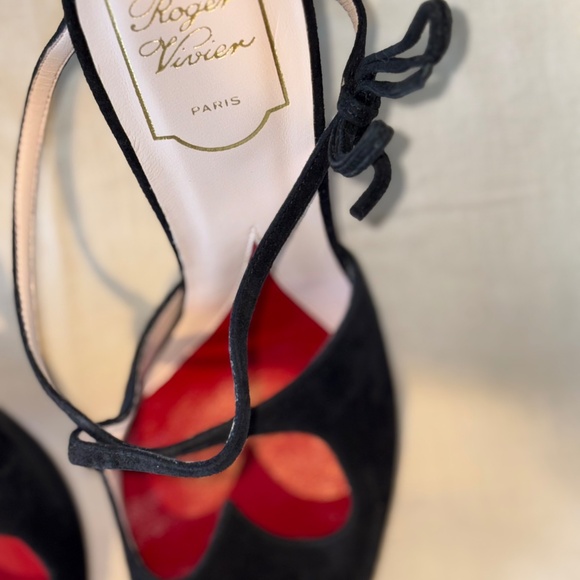 Roger Vivier | "I Love Vivier" Bow Accent Black Suede Mules | Wmns Sz 42 EU - Picture 8 of 10